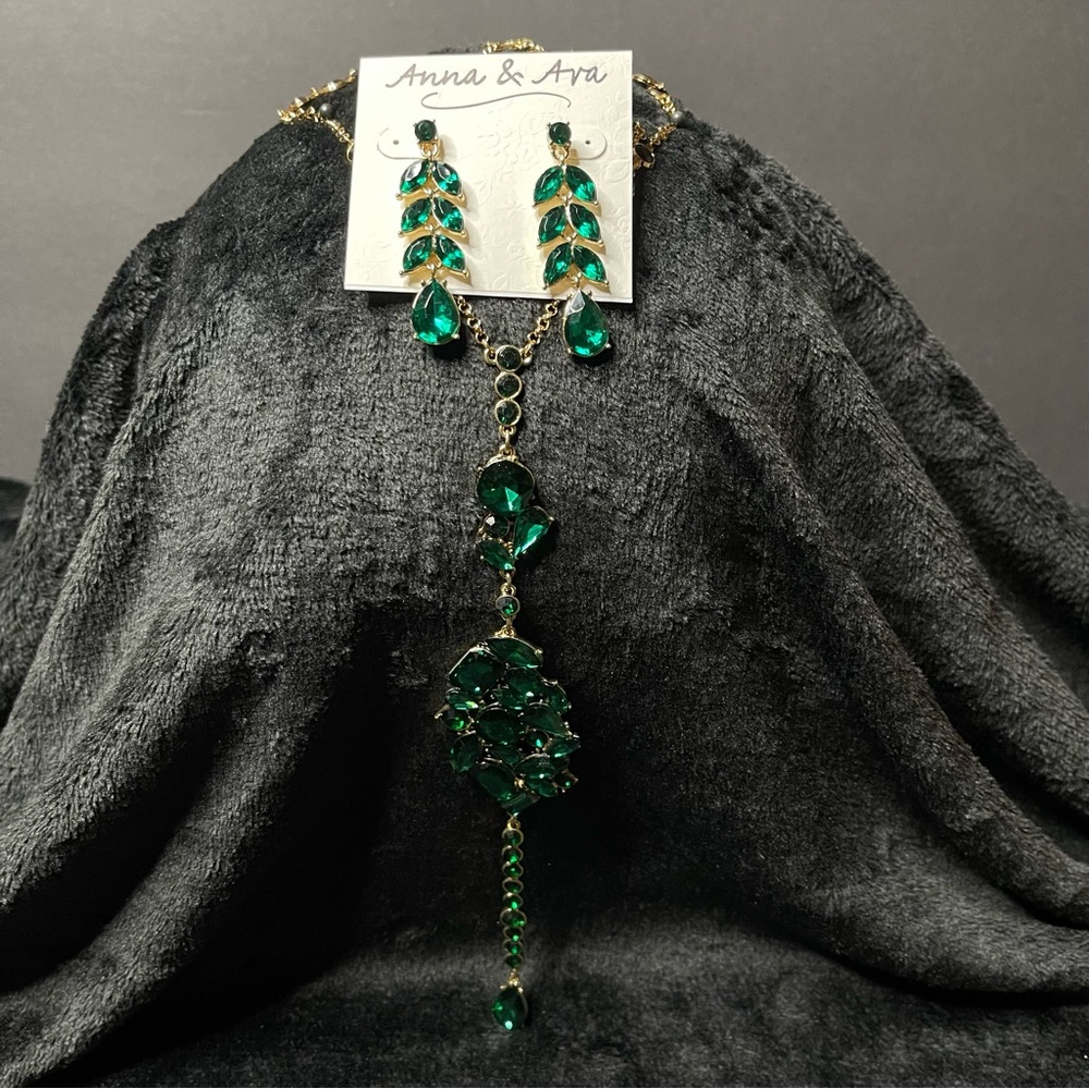 Anna & Ava Emerald Green Long Necklace and Drop Earrings